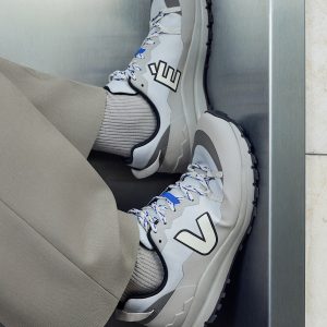 VEJA X ÉTUDES SHARK